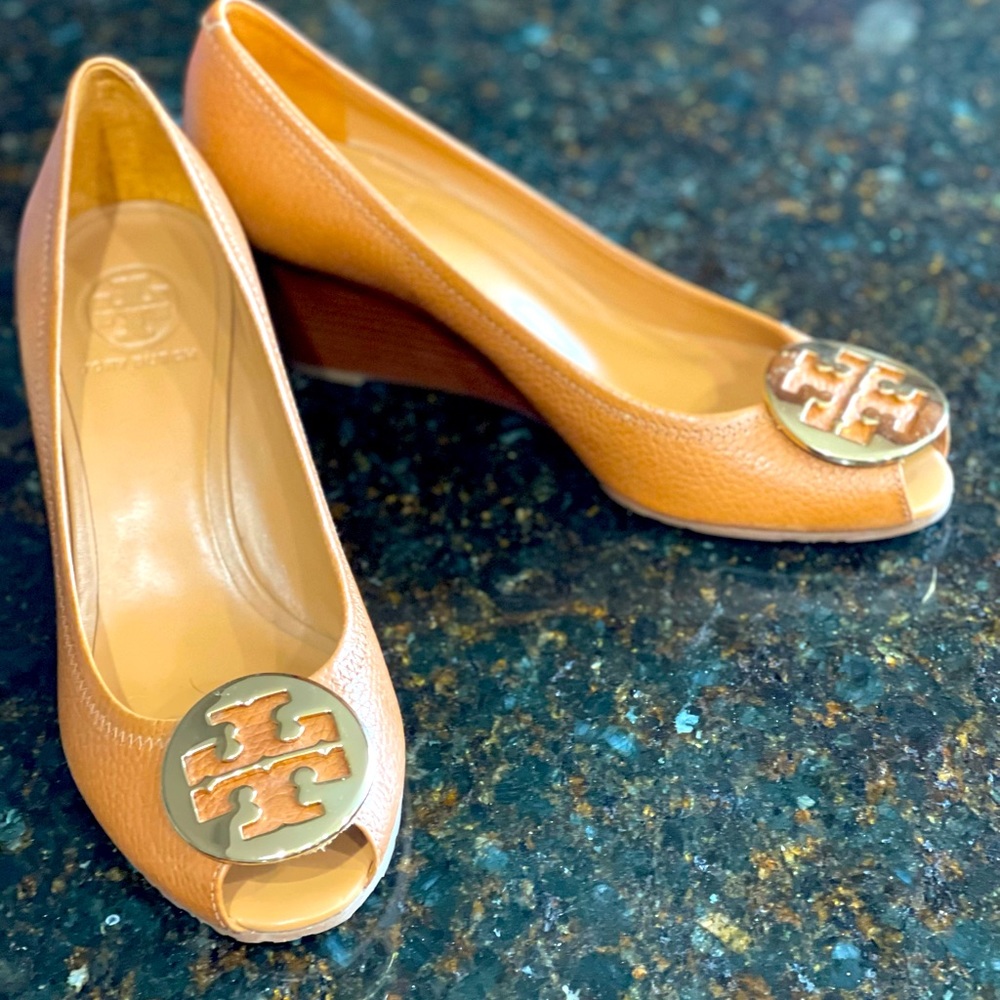 Tory Burch Chelsea Wedges